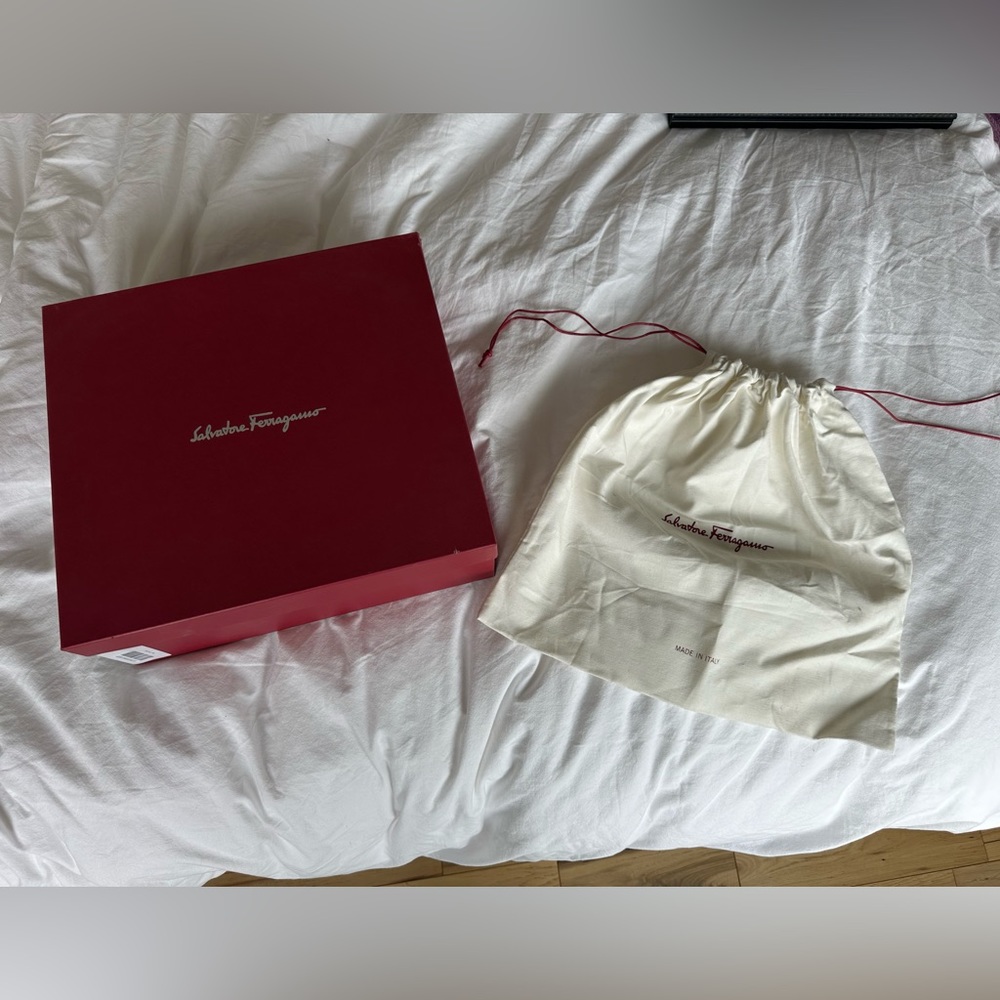 Large Salvatore Ferragamo Shoebox+dust bags